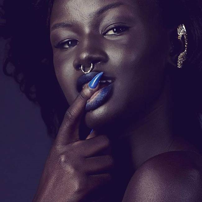 Hoodia Diop - The dark-skinned model in the world